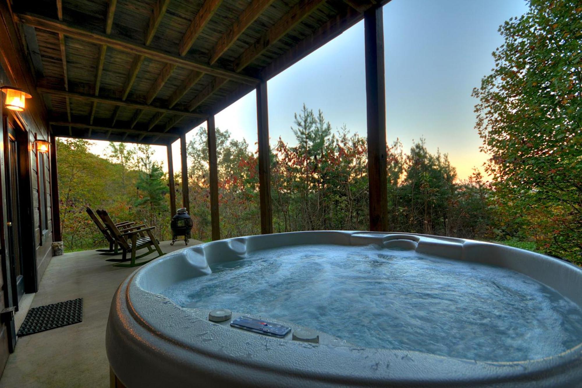 The View Sweeping Mountain Views Gas Fireplace Game Room Hot Tub ブルーリッジ山脈 エクステリア 写真