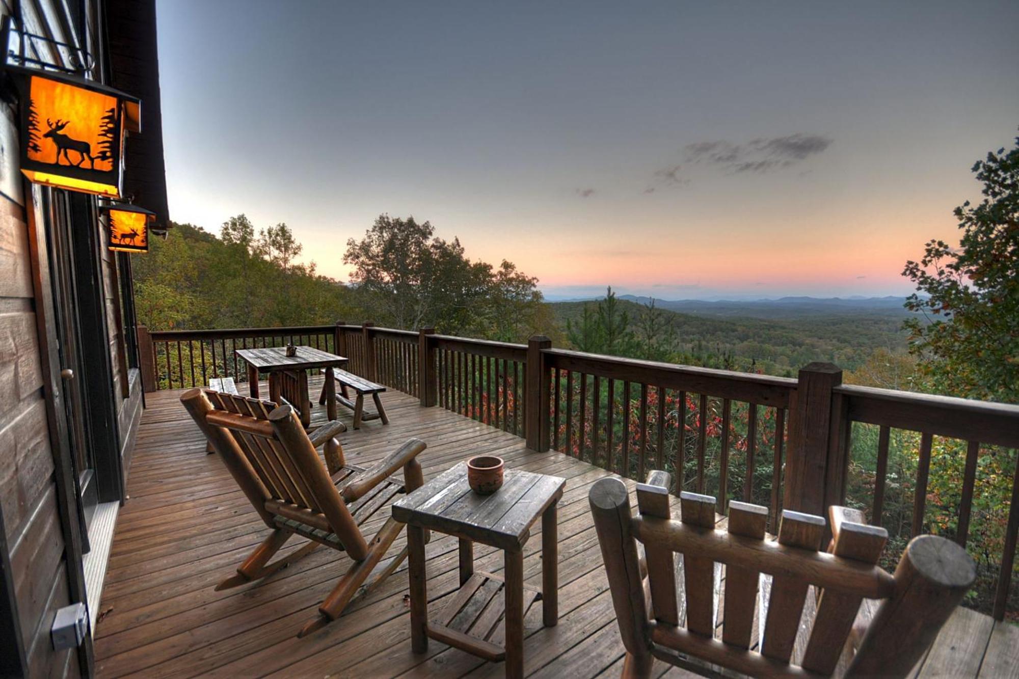 The View Sweeping Mountain Views Gas Fireplace Game Room Hot Tub ブルーリッジ山脈 エクステリア 写真