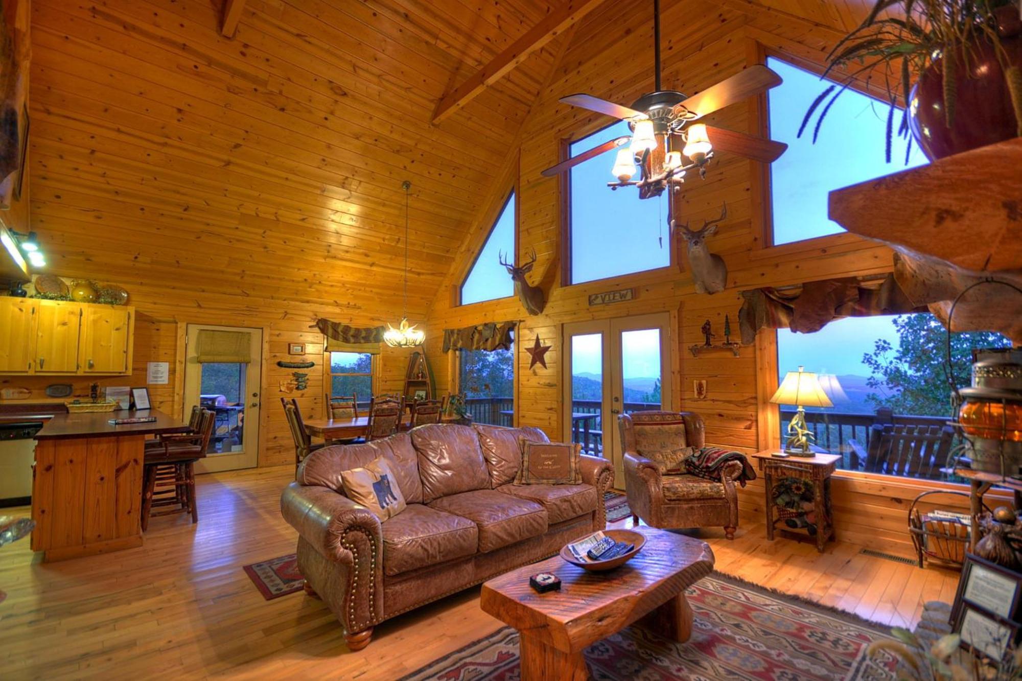 The View Sweeping Mountain Views Gas Fireplace Game Room Hot Tub ブルーリッジ山脈 エクステリア 写真